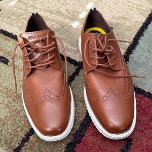 COLE HANN Grand Shoes. Excellent condition
